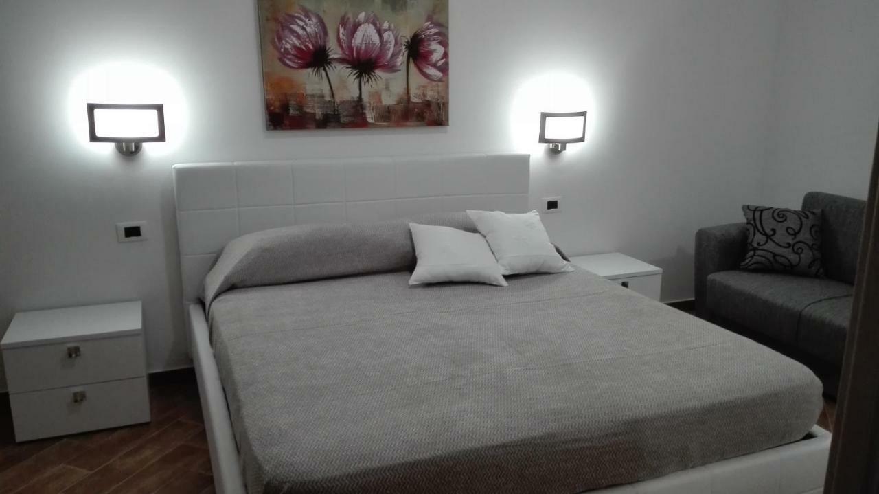 ポルト・エンペードクレ Cavaliere Costa Bed & Breakfast エクステリア 写真